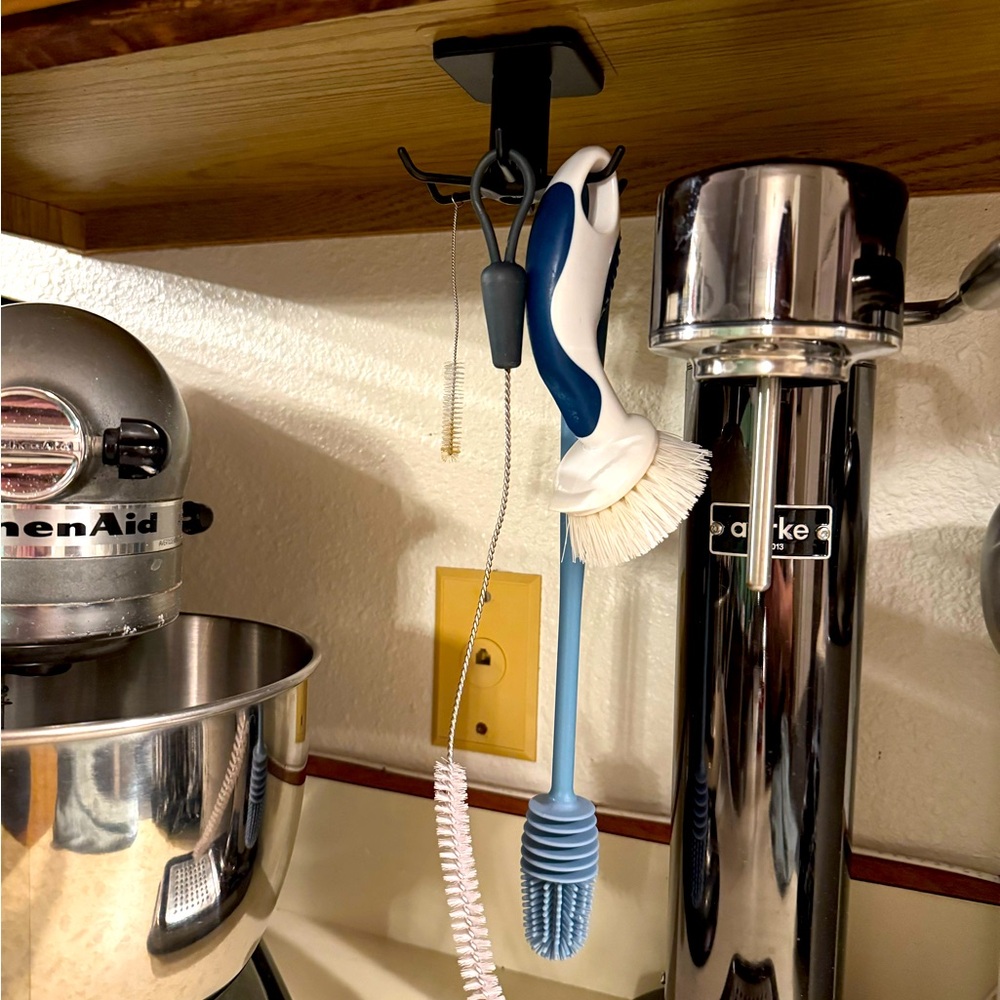 ⭐️3 for $20⭐️ NIB Under Cabinet Spinning Hook
